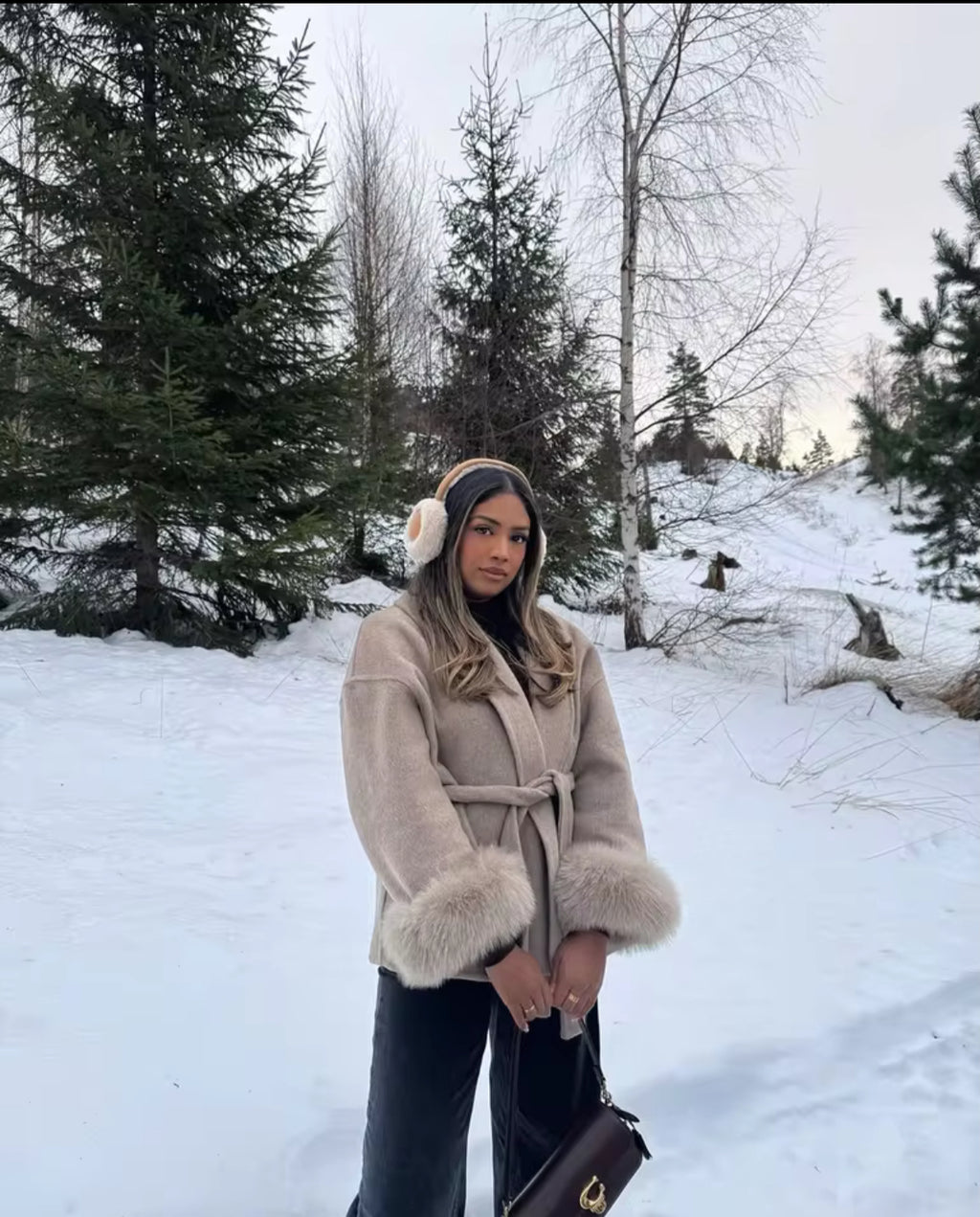Elegant snörning V-ringad kappa för kvinnor Lös enfärgad lång pälskantad ärm öppen söm kappa för